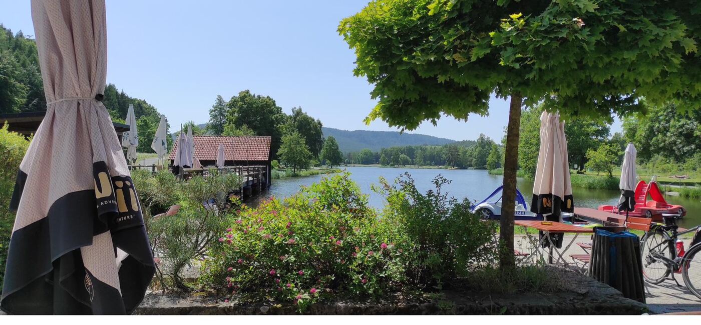 Badesee in Trebgast an einem Sommertag